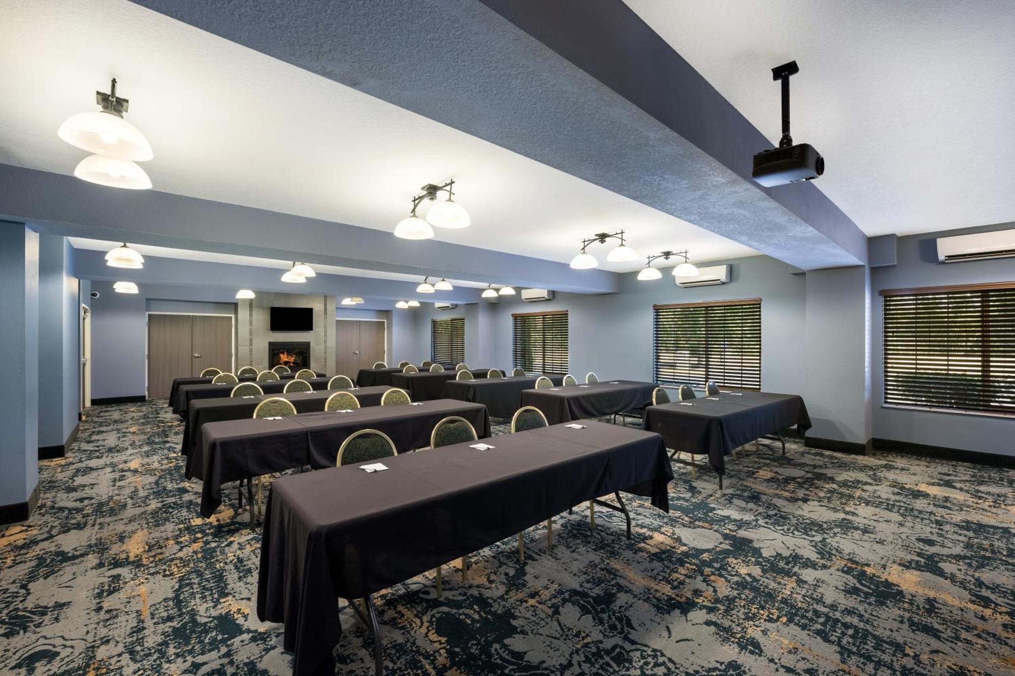 Best Western Plus Mountain View Auburn Inn Extérieur photo